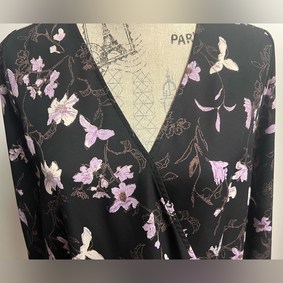 NWOT Black Wrap 3/4 Sleeve Blouse! - Picture 7 of 13